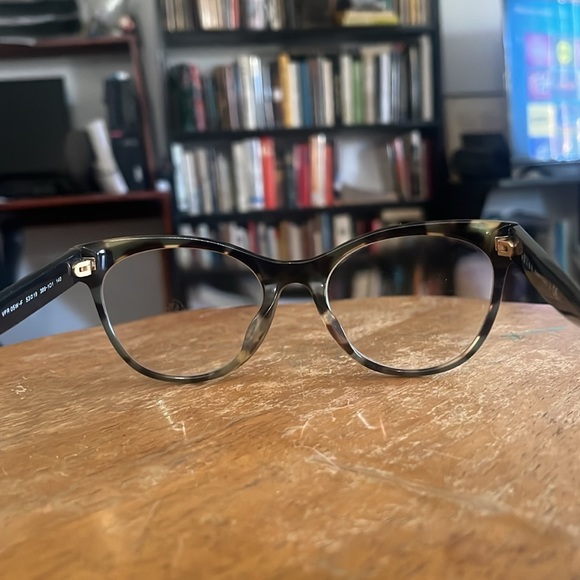 Prada Eyewear Made in Italy - Picture 4 of 9